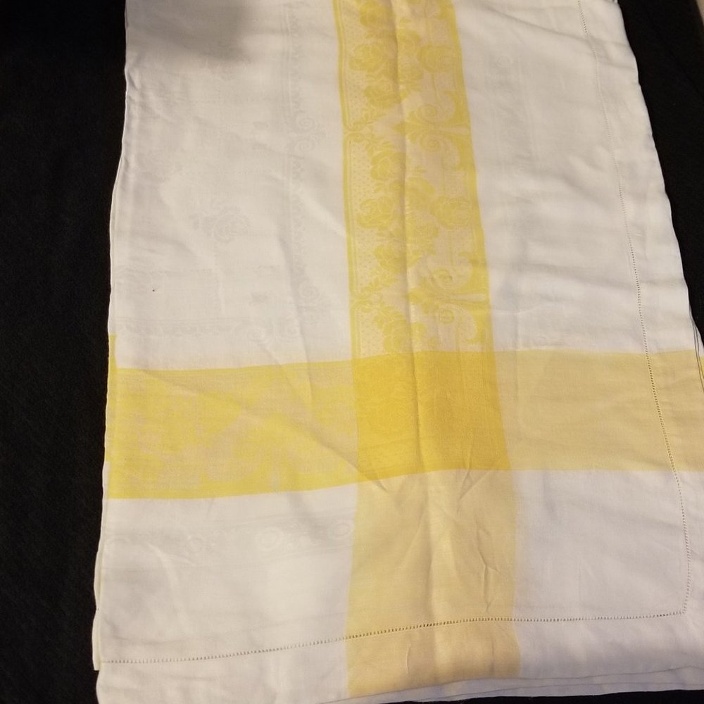 - Vintage Yellow & White Oblong Linen Tablecloth